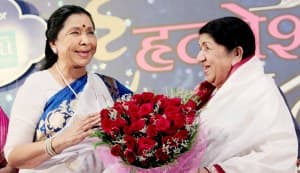Asha Bhosle presented with Hridaynath Mangeshkar Award