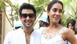 Lisa Haydon gets engaged to longtime boyfriend Karan Bhojwani