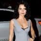 Kangna Ranaut spices up her dull grey dress by showing off a lacy&nbsp;bra