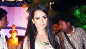 Kangna Ranaut and Tusshar Kapoor visit Tilak Nagar Ganpati