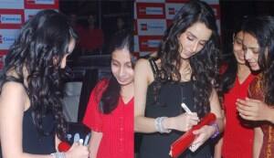 Shraddha Kapoor’s autograph marathon