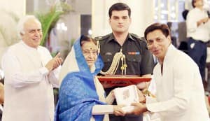President Pratibha Patil honours filmmaker Madhur Bhandarkar