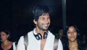 Shahid Kapoor gets photographed at the airport