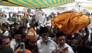 Amitabh Bachchan visits Ajmer Sharif
