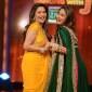 JHALAK DIKHHLA JAA 5: Kareena Kapoor matches steps with Madhuri&nbsp;Dixit!