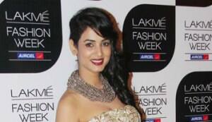 LFW: Sonal Chauhan dazzles at Rina Dhaka show
