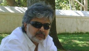Amitabh Bachchan tends to imitate himself: Vikram Kapadia
