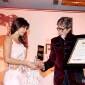 Priyanka Chopra and Anushka Sharma present Amitabh Bachchan with India’s Prime Icon 2012&nbsp;award