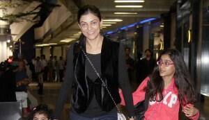 Want Sushmita Sen’s cool chain strapped&nbsp;bag?
