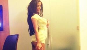 Did Poonam Pandey forget to wear her panties?