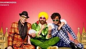Dharmendra celebrates Bobby Deol’s birthday even after minor accident!