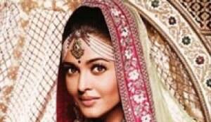 Aishwarya Rai Bachchan looks gorgeous and slightly slimmer in her recent ad