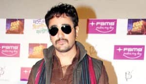 Imran Khan will draw tattoo on college girls!