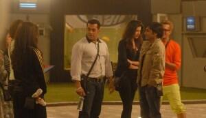 Salman Khan enters the Bigg Boss house with Christmas presents!