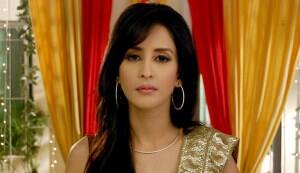 BADE ACCHE LAGTE HAIN: Chahat Khanna quits the show!
