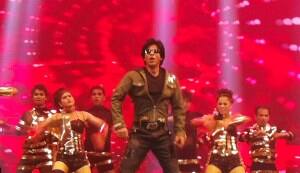 Shahrukh Khan grooves with Preity Zinta, Rani Mukerji and Bipasha Basu in Jakarta!