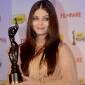 Aishwarya Rai Bachchan unveils Filmfare’s special trophy to commemorate 100 years of Indian&nbsp;cinema!