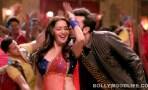 Ghagra song from Yeh Jawaani Hai Deewani: Ranbir Kapoor steals a kiss from Madhuri Dixit!
