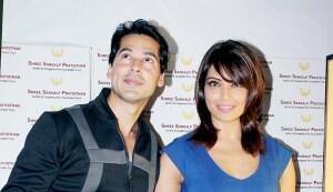 Bipasha Basu-Dino Morea get pally at the launch of a fitness brand