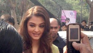 In Focus: Aishwarya Rai Bachchan shot by fan!