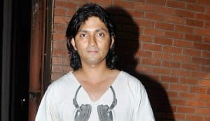 Why is Shirish Kunder not drinking?