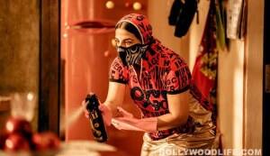 Vidya Balan is on a cockroach killing spree!