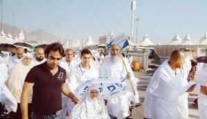 Hajj trip: Aamir Khan looks after mom Zeenat Hussain