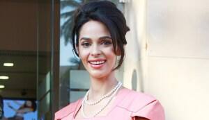 Bring in 2012 with B-town’s fave item girl Mallika Sherawat!