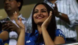 IPL 2013: Sonakshi Sinha turns the tables on Shahrukh Khan!