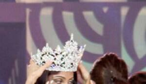 Karisma Kapoor – the beauty queen!