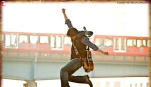 Has Shahrukh Khan become a better dancer with Ishq shava from Jab Tak Hai Jaan?