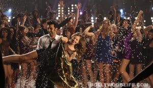 Badtameez dil song making from Yeh Jawaani Hai Deewani: Ranbir Kapoor harasses Deepika Padukone and Kalki Koechlin