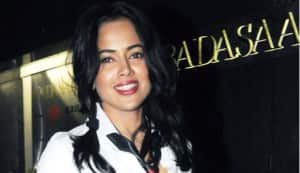 Sameera Reddy aims for Sandalwood