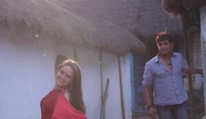 Ravi Kissen seduced by British model in Bihar!
