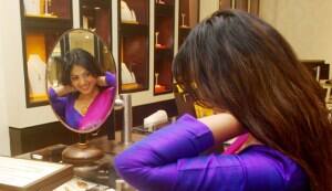 Anjana Sukhani goes jewellery shopping