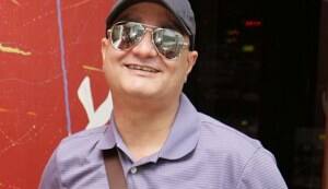 Why did Vinay Pathak torture himself?