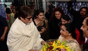 In Focus: Amitabh Bachchan delighted to meet his heroines at Mai premiere!