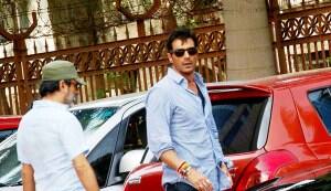 Arjun Rampal visits ailing cinematographer Ashok&nbsp;Mehta