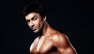 Ashish Chowdhry plans to create dhamaal with his hot bod!