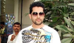 Why is Aftab unhappy?