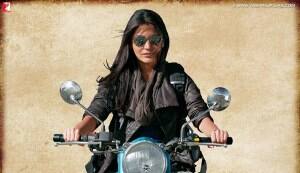 Jab Tak Hai Jaan wallpapers: Who does Shahrukh Khan share better chemistry with – Katrina Kaif or Anushka Sharma?