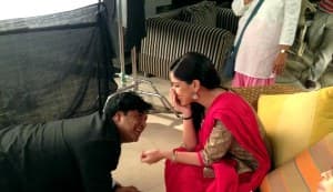 In Focus: Ram Kapoor goes down on his knees for Sakshi Tanwar!
