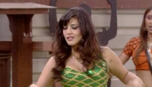 BIGG BOSS 5: Sunny Leone seduces Andrew Symonds!