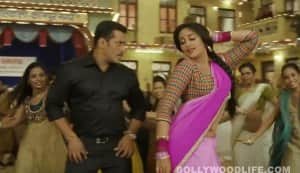 Pandey jee seeti mare video: Watch Salman Khan and Sonakshi Sinha in the making of this Dabangg 2 song