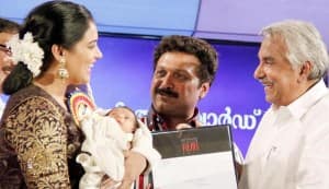 Kerala State Film Awards 2011: Shweta Menon & baby daughter steal the show!