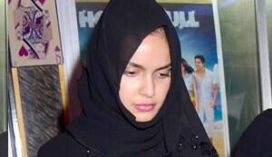 Shazahn Padamsee in a burqa!