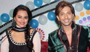 Sonakshi Sinha promotes Son of Sardaar on the sets of Hindustan Ke Hunarbaaz