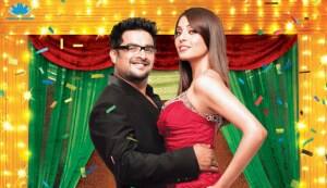 JODI BREAKERS poster: Bipasha Basu looks taller than Madhavan!