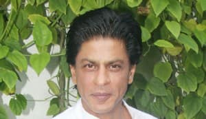 Should Shahrukh Khan be punished for smoking in public?