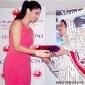 What’s wrong with Katrina Kaif’s right&nbsp;hand?